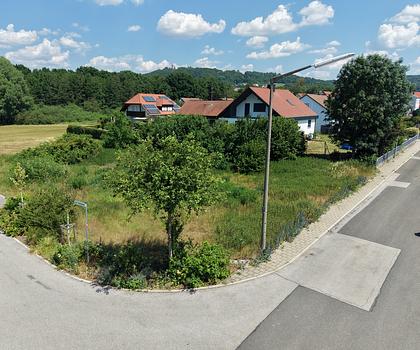 Verkauf gegen Gebot!
RARITÄT - toller Bauplatz für EFH-Bebauung in grüner, zentraler Lage Neumarkts