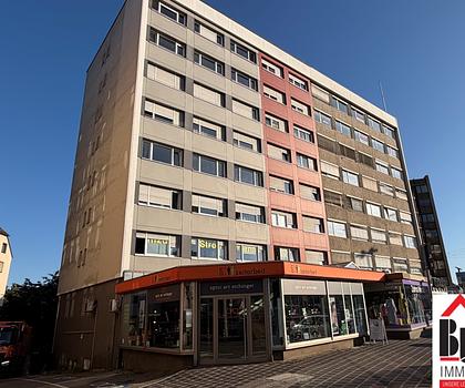 *Neu renoviert - 1 Zimmer - hell - frei - Personenaufzug*