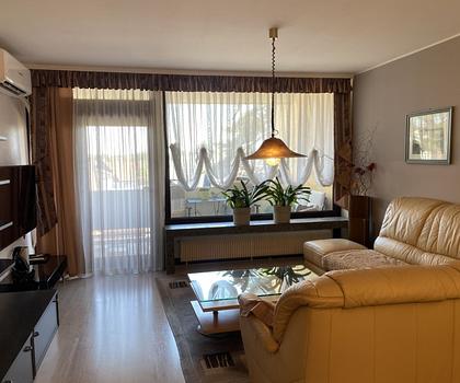 4-Zimmer-Komfortwohnung mit Loggia
sowie Nutzung des Schwimmbad- und Fitnessbereichs ...