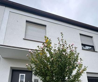 Großzügiges Reihenendhaus mit Einliegerwohnung in Erlangen-Bruck nahe dem Wiesengrund