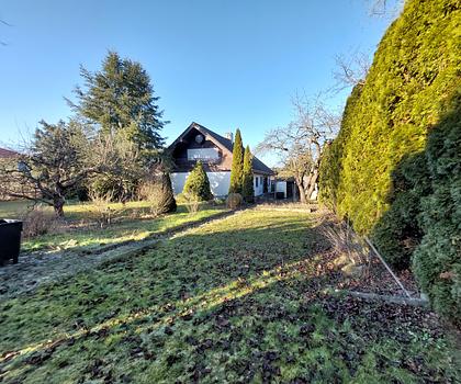Freistehendes Einfamilienhaus mit viel Platz auf tollem, eingewachsenem Grund