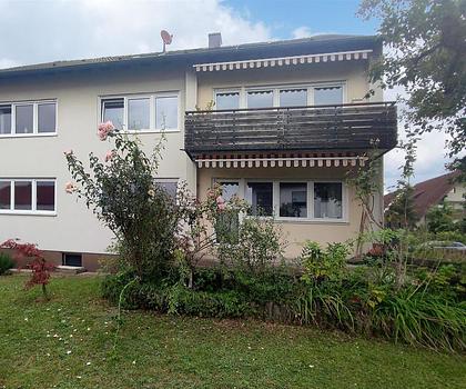 +++SCHÖNES DREIFAMILIENWOHNHAUS IN RUHIGER UND BEVORZUGTER LAGE IN HEROLDSBERG+++