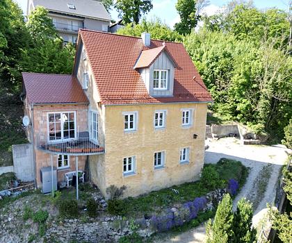 +++HISTORISCHES EINFAMILIENHAUS (BEREITS MODERNISIERT) IN HERRLICHER AUSSICHTSLAGE IN GRÄFENBERG+++