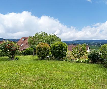Zur Miete: 2-Zimmer-Wohnung mit Terrasse und herrlichem Fernblick in Forchheim-Reuth