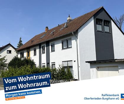 Wohnen oder Vermieten? Warum nicht beides.
Charmantes 3-Familienhaus mit Gartenidylle in ruhiger Lage von Erlangen-Bruck