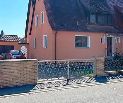 Charmante Doppelhaushälfte in gefragter Lage zu verkaufen!