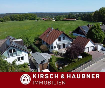 Charmantes Ein-bis Zweifamilienhaus 
mit Weitblick und Gartenparadies!   
   Schwarzenbruck - Lindelburg