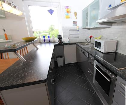 Helle, modern möblierte Wohnung mit großem Südbalkon 20 qm und toller Aussicht