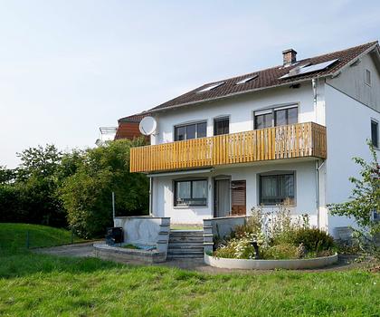 Einfamilienhaus mit großem Garten (Grundstück) in Adelsdorf