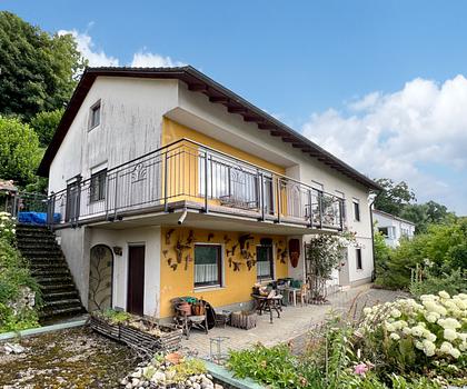 Einfamilienhaus mit Doppelgarage und traumhafter Aussicht in Ebermannstadt