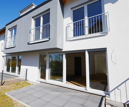 BEZUGSFERTIGE 5-Zi.-Neubau-DHH + OHNE Käuferprovision! + 2 Bäder + Vollkeller + 2 Stellplätze + ruhige Lage in Oberasbach