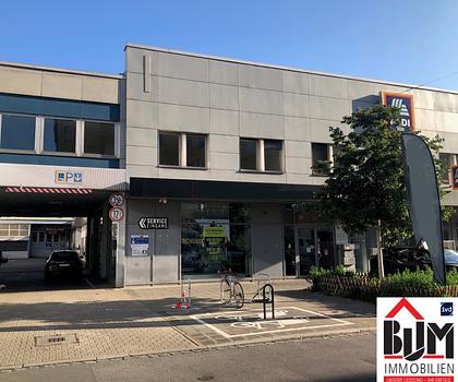 *Vielseitig nutzbar - Verkauf - Ausstellung - Lager - frequentierte Lage neben Lebensmittelmarkt - Parkplätze*