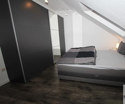 Modern möblierte 3-Zimmer Dachterrassen Wohnung in begehrter Lage