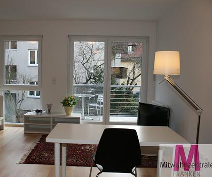 Modernes Businessapartment mit Balkon