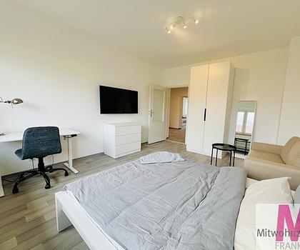 Frisch renoviertes und möbliertes WG Zimmer zum Erstbezug