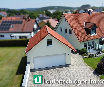 Schönes Mehrgenerationenhaus
für "Alt und Jung"!
Lauterhofen: Auf dem Land leben,
wie in der Stadt!