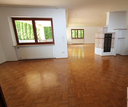 Weitläufiges Haus mit Garten