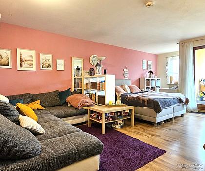 Charmante Eigentumswohnung mit Loggia, Kellerabteil und TG - Stellplatz