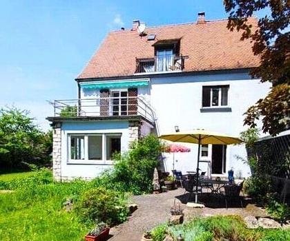 8-Zi.-Haus mit Einliegerwohnung + 237 m² Wfl. + 1.200 m² Grundstück mit Bauoption + Bezugsfrei
