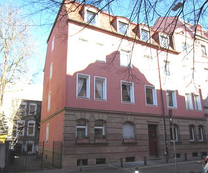 3 Zimmer-Altbau-Wohnung in Gostenhof mit Hohen Decken, Holzböden, VIEL LICHT & RUHE für 1-2 Pers.