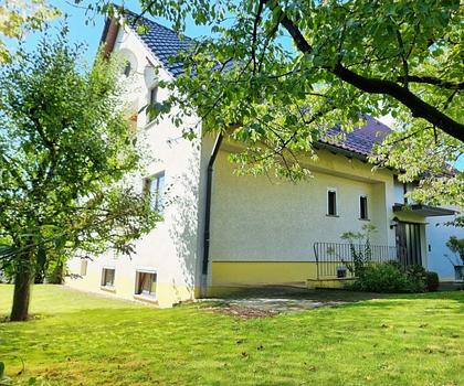 Wohnidylle für Ihre Familie ... 
Stattliches Wohnhaus mit vielen Extras ...