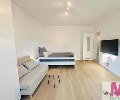 Perfekt für eine WG  Stilvolle 2-Zimmer-Wohnung mit identischer Ausstattung in zentraler Lage