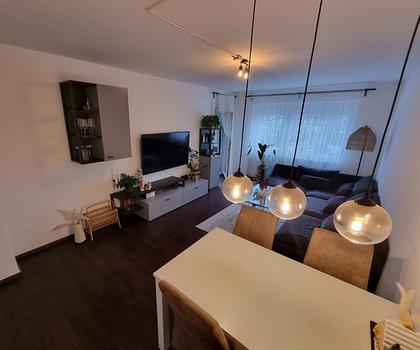 Top renovierte Wohnung mit Loggia ...