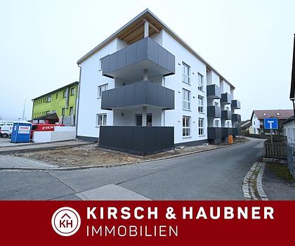 Neubau-Erstbezug! Klasse 3-Zimmer-Wohnung mit großem Südwestbalkon und Gartenanteil
   Seubersdorf zentral