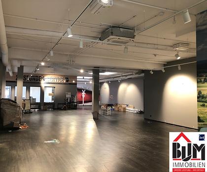 *Vielseitig nutzbar - Verkauf - Lager - Werkstatt - frequentierte Lage neben Lebensmittelmarkt - Parkplätze*