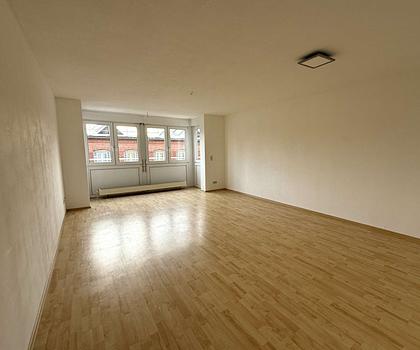 HEGERICH: Lichtdurchflutete Etagenwohnung in Nürnberg!