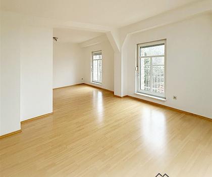 Helle 4,5-Zimmer-Wohnung mit modernem Wohnambiente und Aufzug
