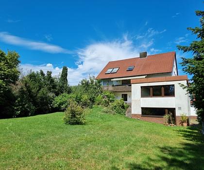 Wohnidylle für Ihre Familie ... 
Stattliches Wohnhaus mit Doppelgarage