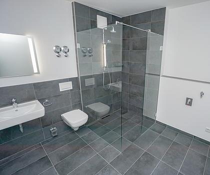 Tolle 2-Zi.-Wohnung| Balkon| EBK | Fußbodenheizung | Aufzug | uvm.