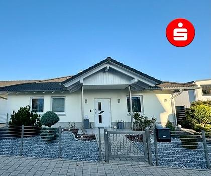 Neuwertiger Bungalow mit Einliegerwohnung in Berg-Meilenhofen