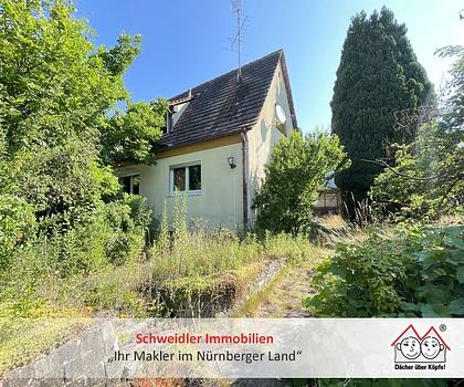 Verliebt in die Lage – Doppelhaushälfte mit 600 m² Grd. zum fairen Preis in Lauf-Kunigundensiedlung