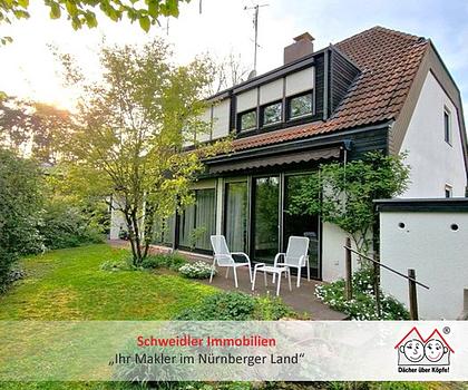 Absolute Bestlage in Behringersdorf! Repräsentatives Einfamilienhaus mit ELW und Doppelgarage 