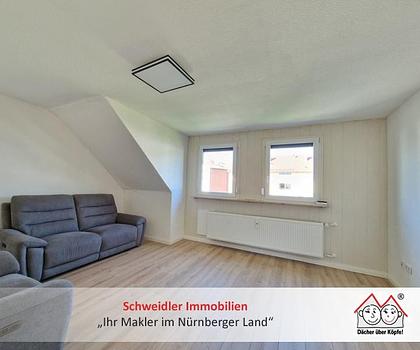 Einziehen & Wohlfühlen: Gemütliches 3-Zimmer-Dachgeschossjuwel mit EBK u.v.m. in Lauf-Kotzenhof