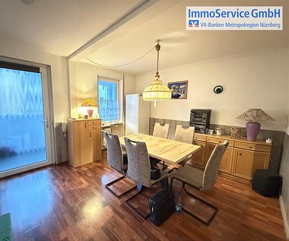 Demnächst verfügbar! Renovierungsbedürftige 4/5-Zimmer-Wohnung mit 2 Balkonen nähe Stadtpark