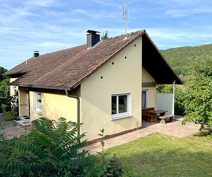 Handwerkliches Geschick spart Geld! Massives Einfamilienhaus in Unterleinleiter