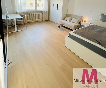 Perfekt für eine WG Stilvolle Wohnung mit 2 Zimmern in identischer Ausstattung im Zentrum