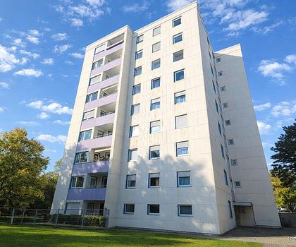 Attraktive, renovierte 3-Zimmer-Wohnung
mit Balkon und Weitblick
