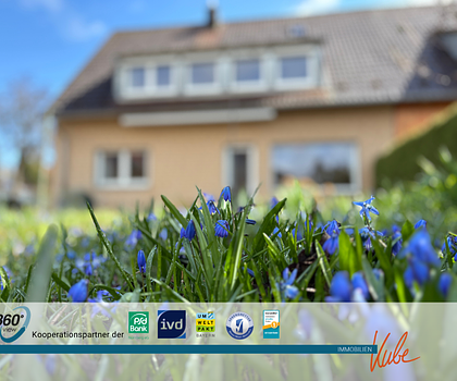 IMMO KUBE! Teilsaniertes Zweifamilienhaus mit großem Garten und Doppelgarage in Winkelhaid