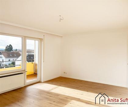 Frisch renovierte 3,5-Zimmer-Wohnung mit sonnigem Balkon
