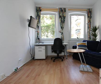 Ruhig gelegene, voll möblierte Wohnung im Rückgebäude mit Innenhofnutzung in Nürnberg inkl. Internet guter Parkanbindung