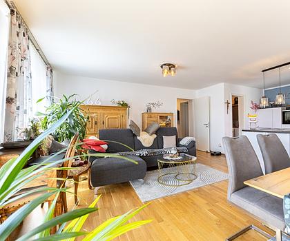 Penthouse-Wohnung mit Dachterrasse in ruhiger Lage
„Open House Samstag, 13.06.2026, um 14:00 Uhr“