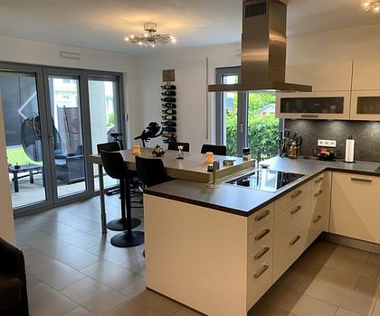 Moderne Ciry- Komfort- Wohnung mit Terrasse 
und TG - Stellplatz ...