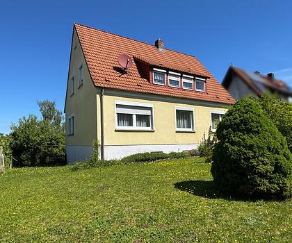 Renovierungsbedürftiges Zweifamilienhaus mit viel Potenzial in Ebern