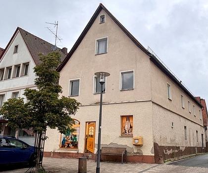 Wohn-/Geschäftshaus am Schnaittacher Marktplatz