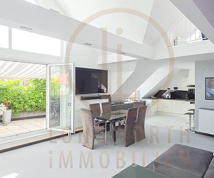 Stilvolles und elegantes Maisonette-Zuhause mit hochwertiger Ausstattung und Möblierung