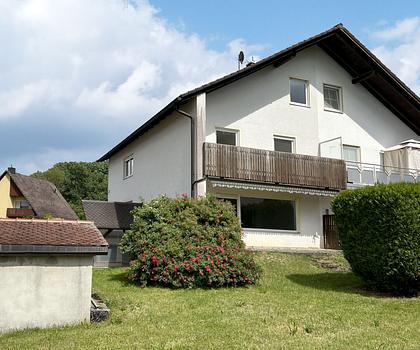 Modernisierte Doppelhaushälfte mit viel Platz und Garage
in Kunreuth-Weingarts